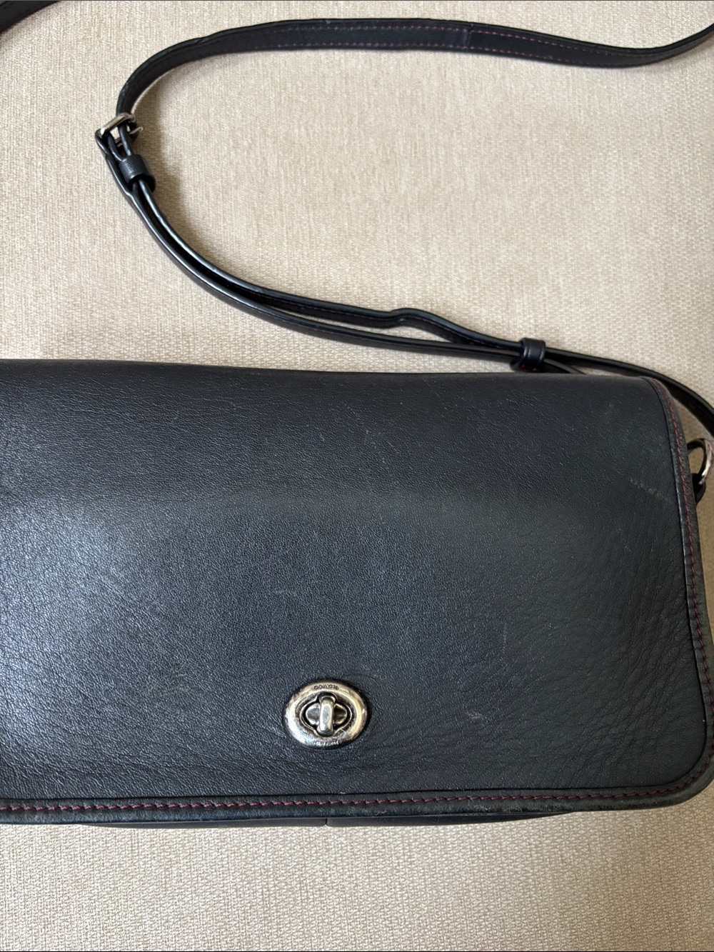 Coach Original Black Leather Turnlock Small Crossbody - Picture 3 of 14